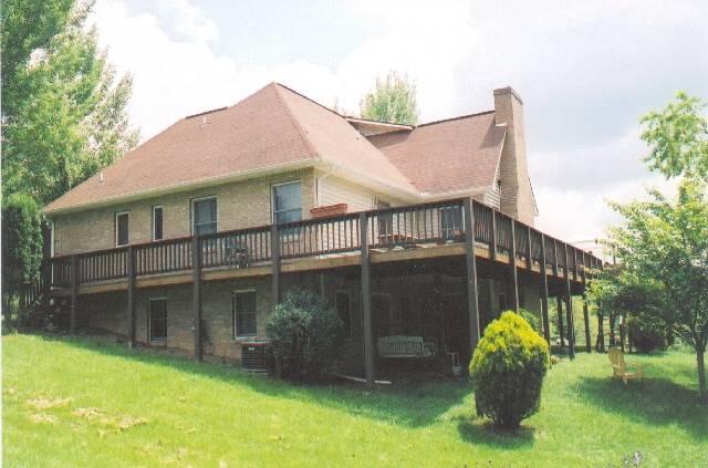 01f_BackOfHouseViewedFromHill.jpg